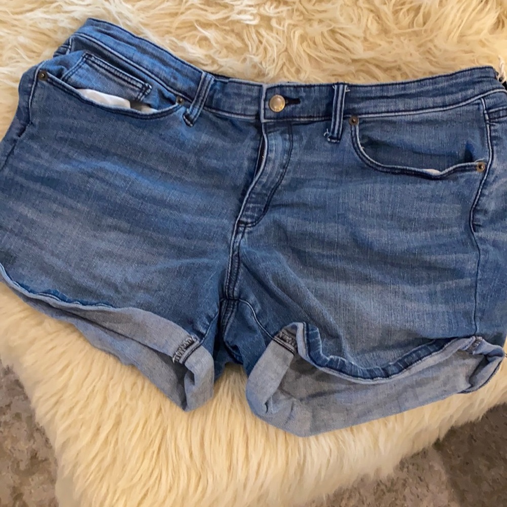 Denim cuffed shorts
